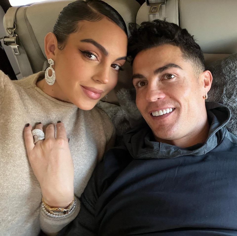 Teo In a stunning fashion choice, Cristiano Ronaldo's girlfriend, Georgina Rodriguez, dons a dress from Kim Kardashian's brand for a captivating dinner, capturing attention and setting style trends. !g - LifeAnimal