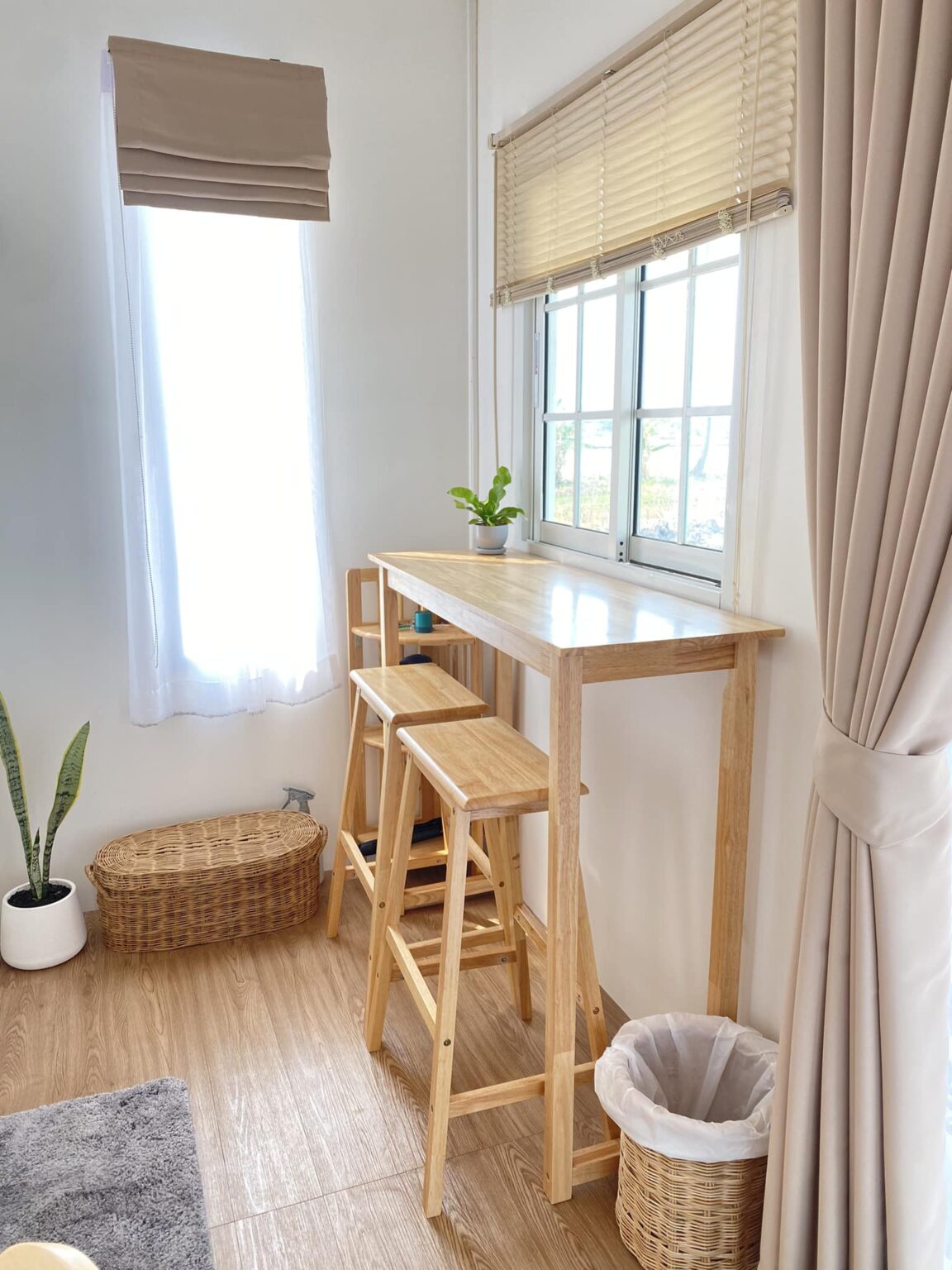 small white garden house Minimal decoration, budget 270,000 baht by Nisa Chaliew - COOT