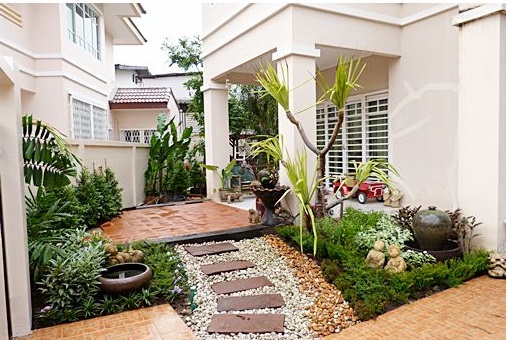 Make a Great First Impression with These 35 Front Entryway Landscaping Ideas