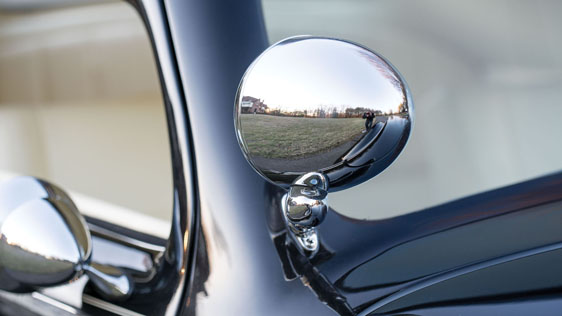 The Lincoln Zephyr Delivery 1939: A Classic with Striking Elegance - Breaking International