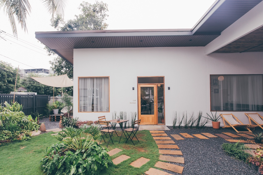 Make a Great First Impression with These 35 Front Entryway Landscaping Ideas