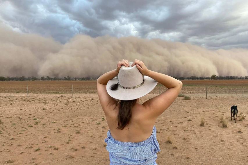 The Incredible Australian Dust Storm Resembling A Gigantic Beer Mug - Special 68