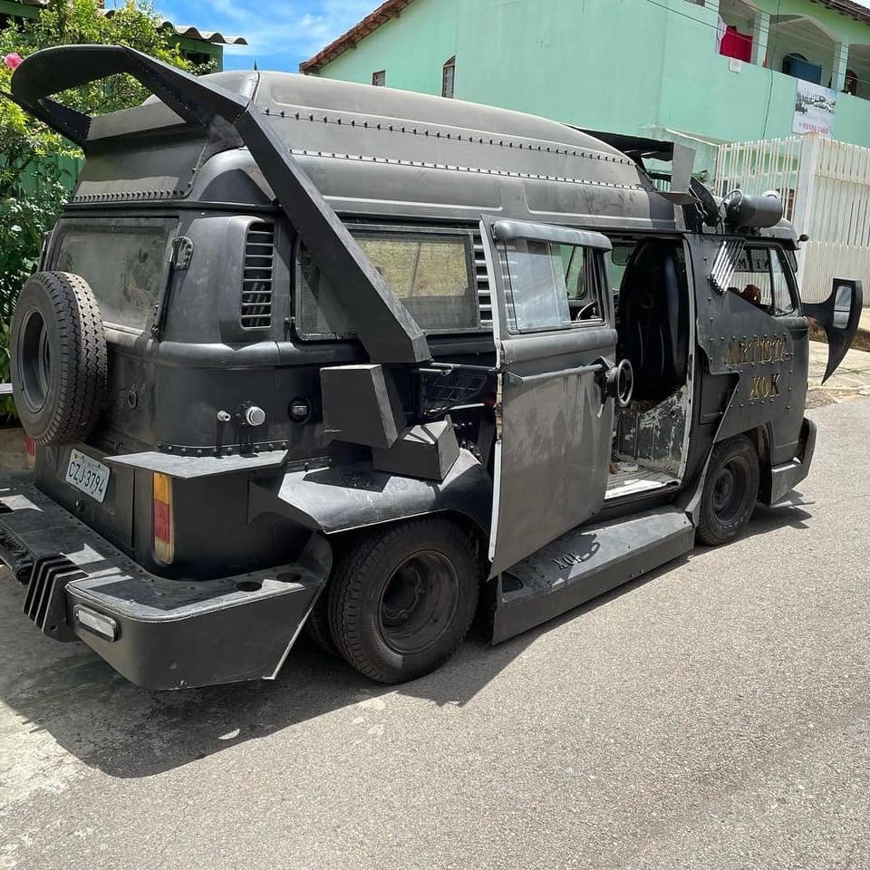 Mad Max Volkswagen Bus Comes Prepared for Your Wasteland Camping Needs - Breaking International