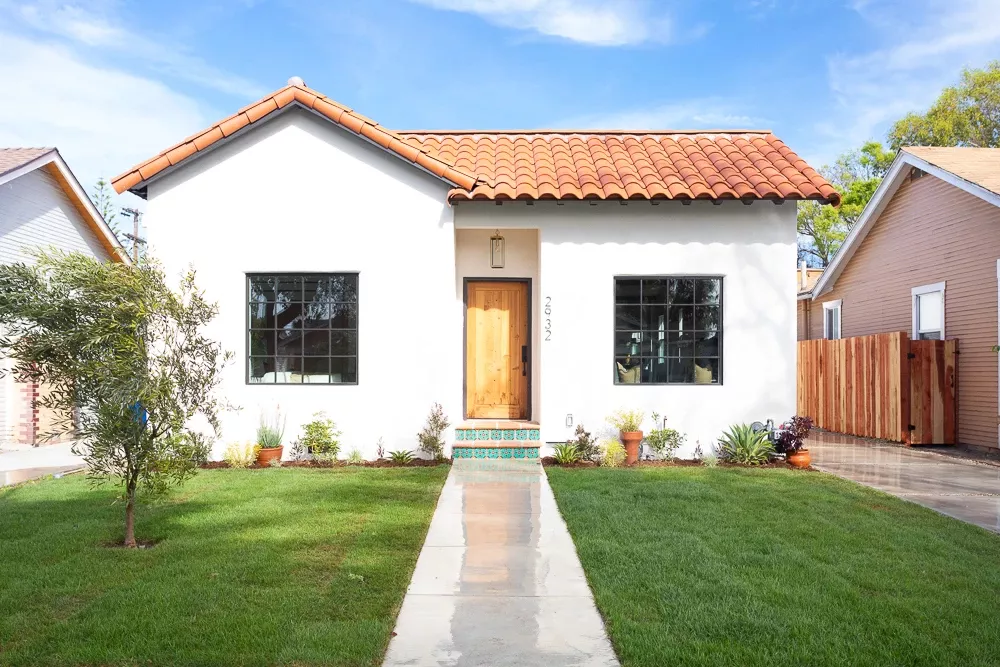 Make a Great First Impression with These 35 Front Entryway Landscaping Ideas