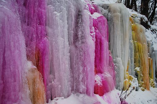 Frozen Waterfalls ın Wıntertıme – Capturıng the Enchantıng Beauty of Crystal Cascades -