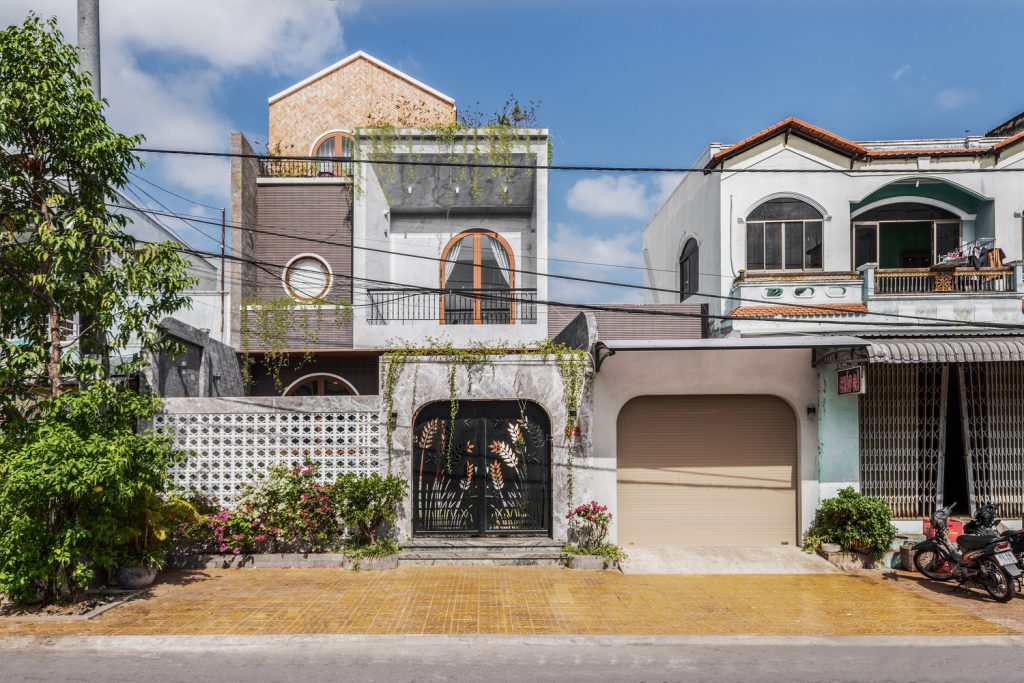 “3 Become 1 House” Gable Roof House. Renovating From 3 Old Houses Into One - Olym News