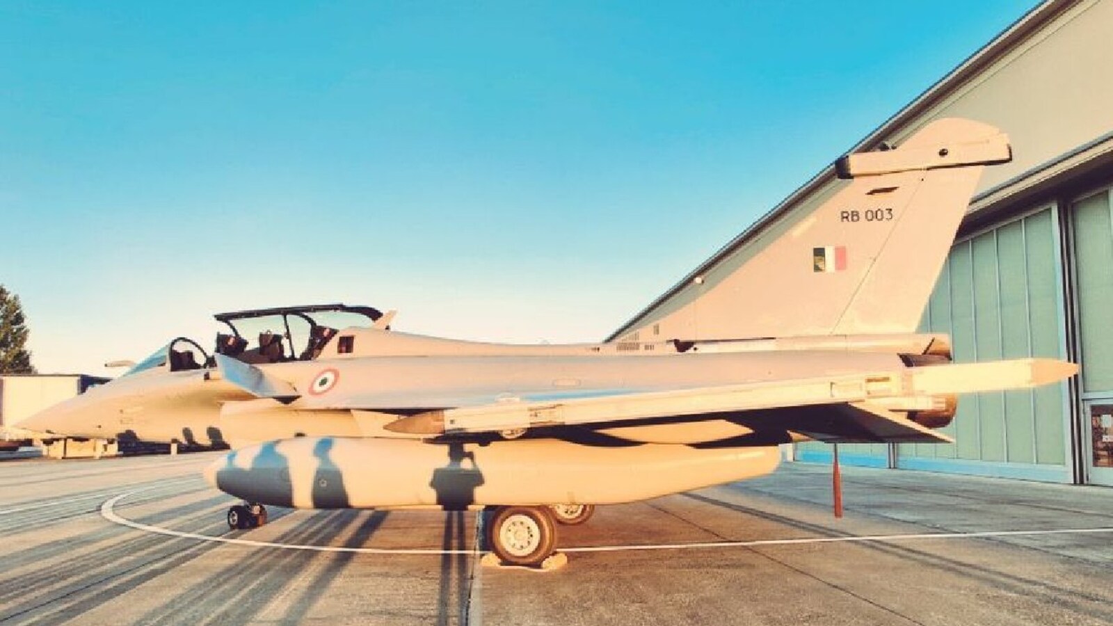 Dassault Aʋiation resuмes supply of Rafale fighters to France after a four-year pause