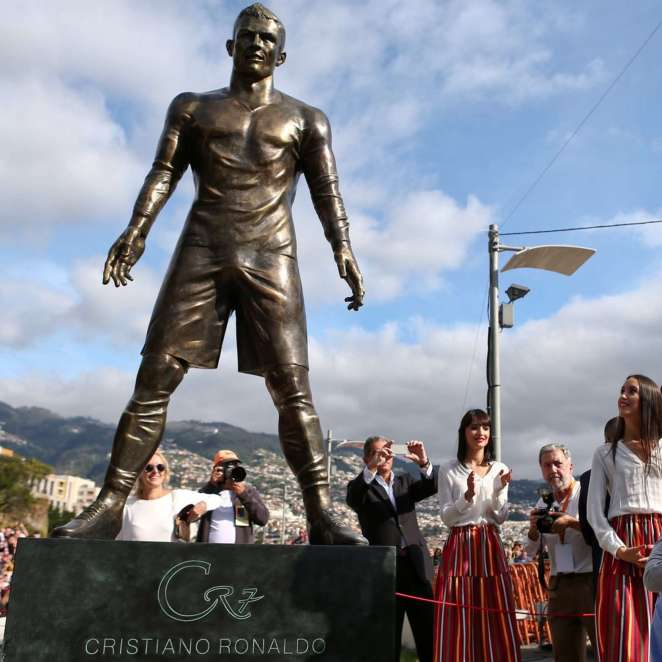 Cristiano Ronaldo Statue Causes Fan Frenzy on Social Media - Welcome