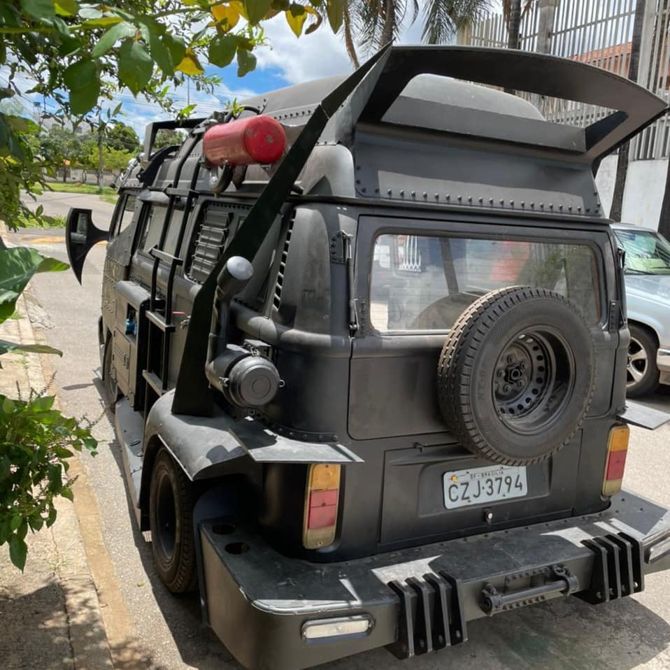 Mad Max Volkswagen Bus Comes Prepared for Your Wasteland Camping Needs - Breaking International