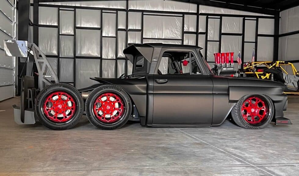 This 60s truck has been turned into a 6-wheeler beast - Breaking International