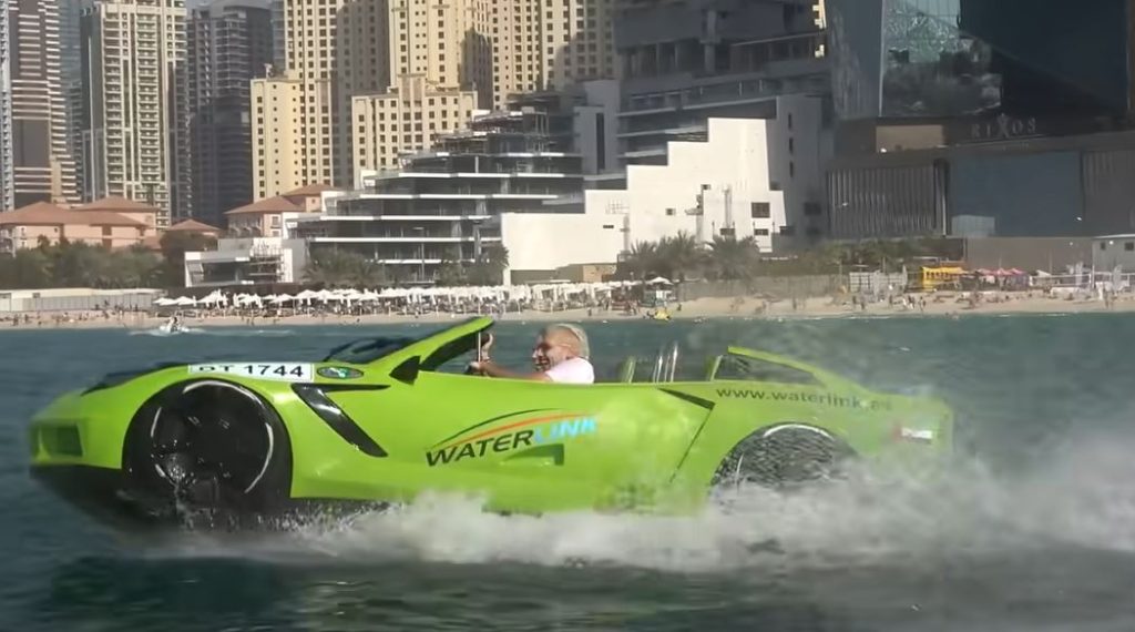 A supercar but it’s a boat – you can now drive a Ferrari or a Chevy Corvette on water - VGO News