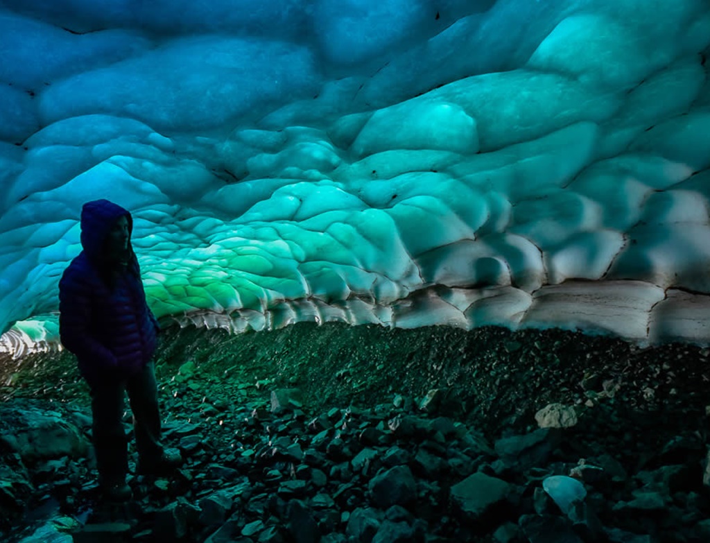 Enchanting Ice Tunnel Unveiled In The Heart Of Patagonia, Argentina - Special 68