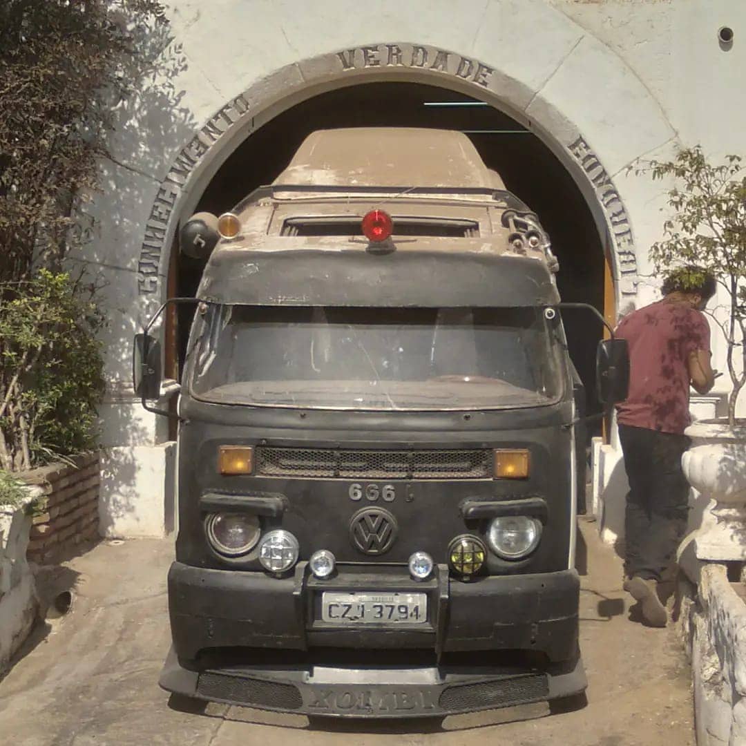 Mad Max Volkswagen Bus Comes Prepared for Your Wasteland Camping Needs - Breaking International