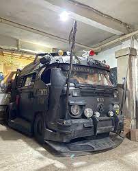 Mad Max Volkswagen Bus Comes Prepared for Your Wasteland Camping Needs - Breaking International