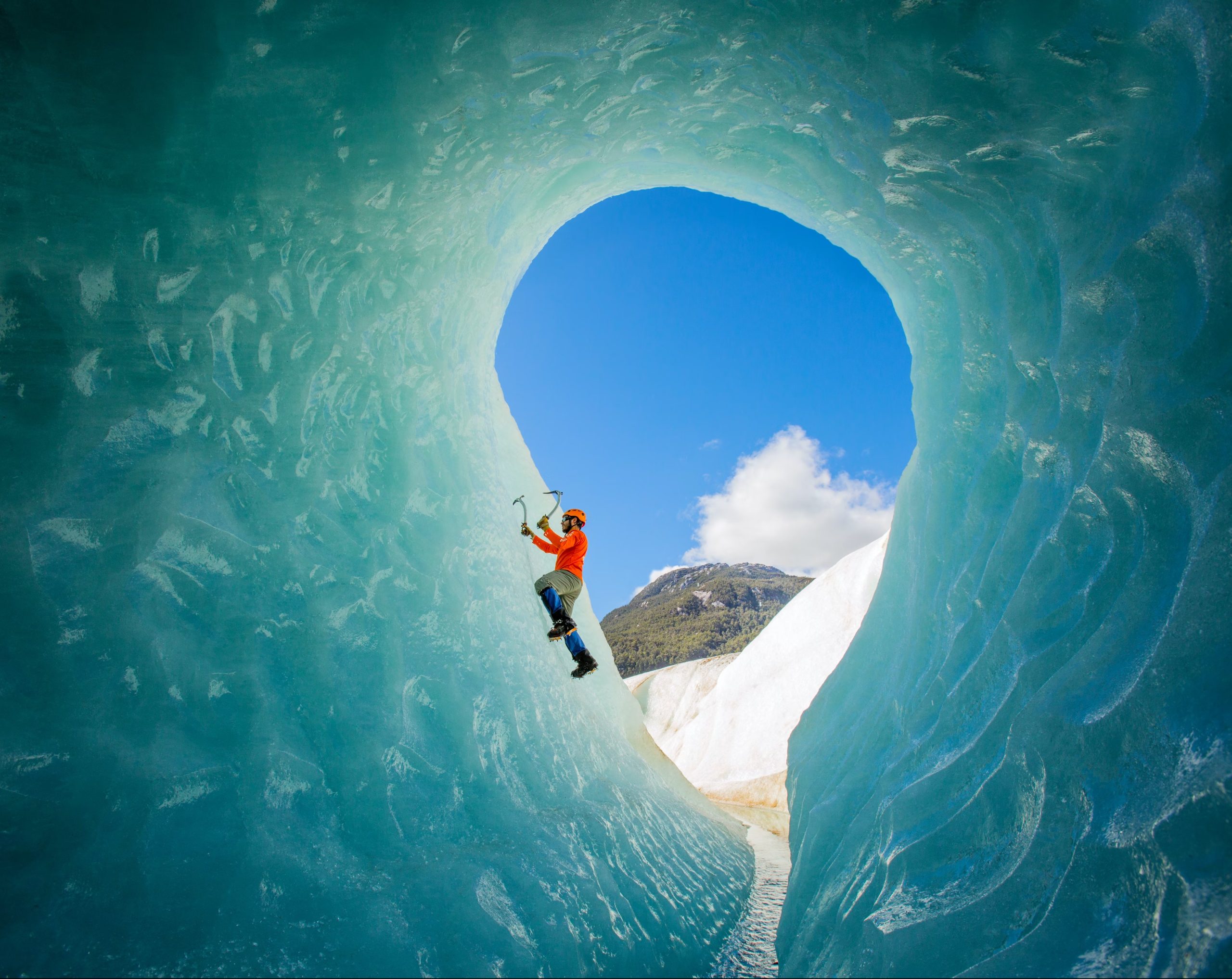 Enchanting Ice Tunnel Unveiled In The Heart Of Patagonia, Argentina - Special 68