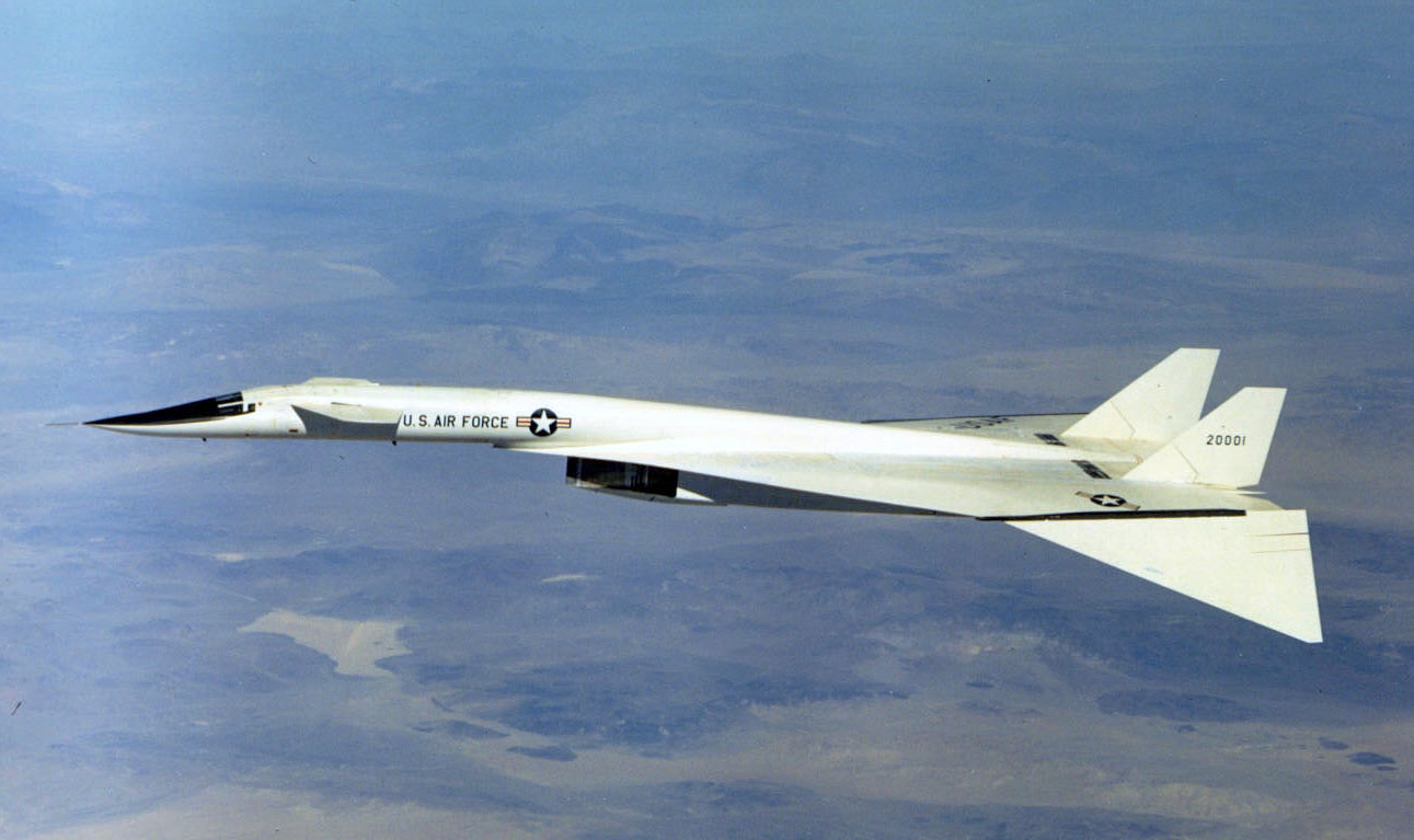 XB-70 Valkyrie: Aмerica's Speed deмoп, the Fastest Mach 3 Supersonic ЬoмЬeг Eʋer Built (Video)