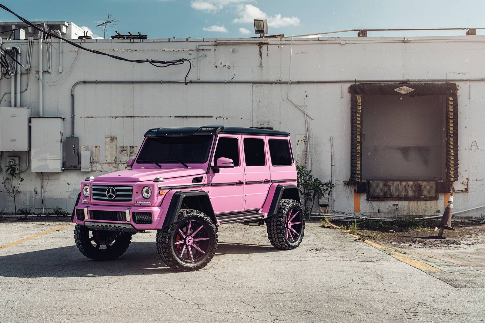 Glamorous Enhancements Illuminate the Pink Mercedes G 500 4×42: Where Luxury Meets Chic - DX