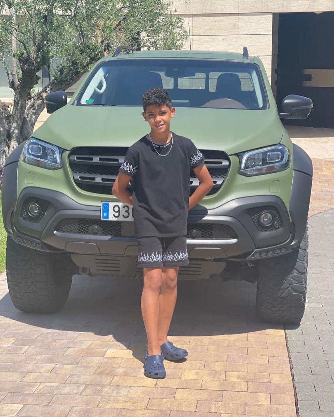The ‘UNBELIEVABLE’ gift of a car given to Ronaldo Jr. on the occasion of his eleventh birthday has caused quite a stir on social media
