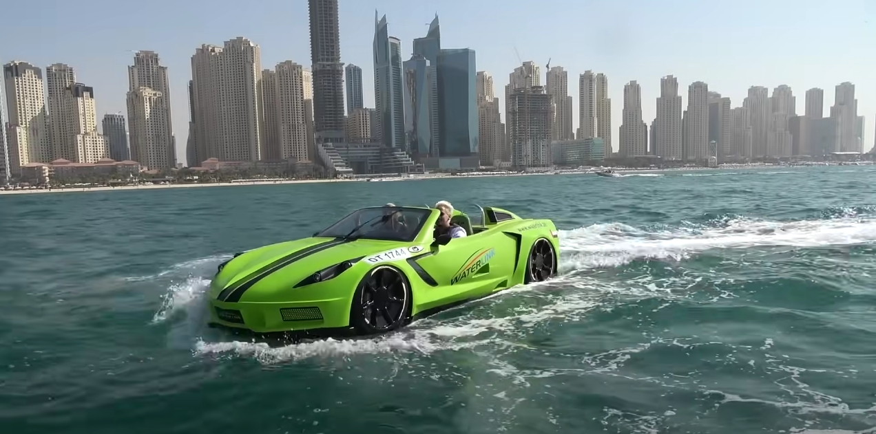 A supercar but it’s a boat – you can now drive a Ferrari or a Chevy Corvette on water - VGO News