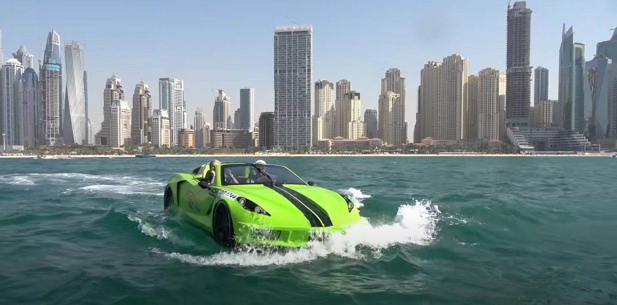 A supercar but it’s a boat – you can now drive a Ferrari or a Chevy Corvette on water - VGO News