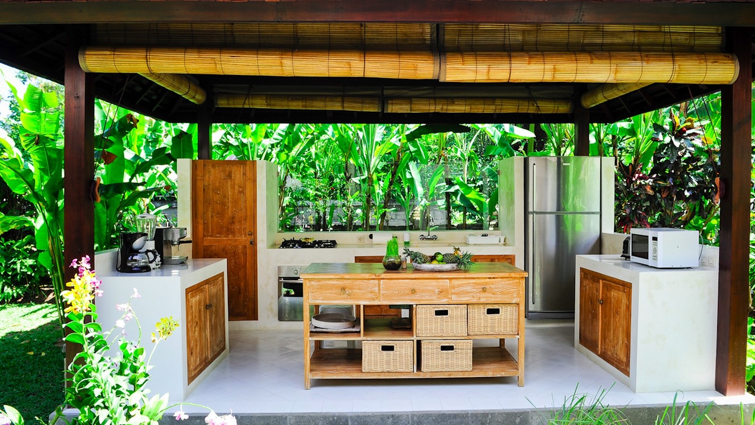65 Best “Outdoor Kitchen” Ideas to Prevent Cooking Smells in Your Home