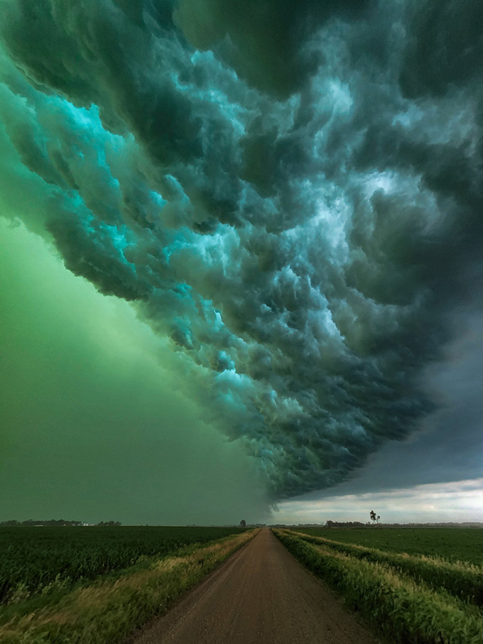 Unveiling the Enigmatic Marvel: Decoding the Mysteries of the United States’ Astonishing Emerald Sky