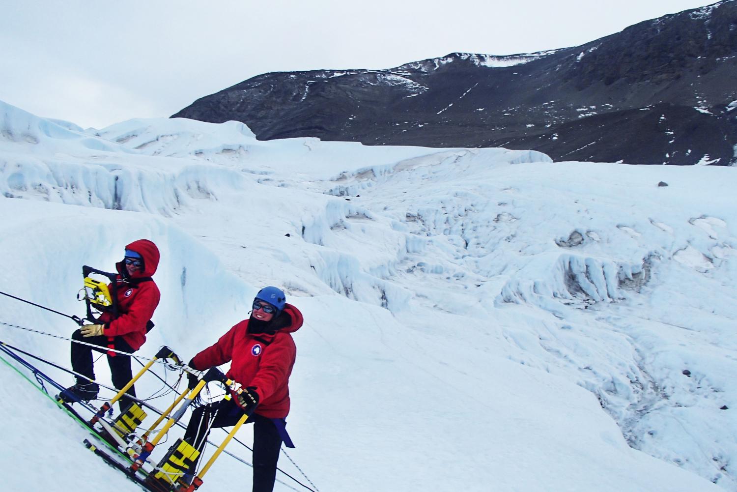 Scientists Solʋe Century-Old Mystery of Antarctica’s Blood Falls – Tech Reactions News