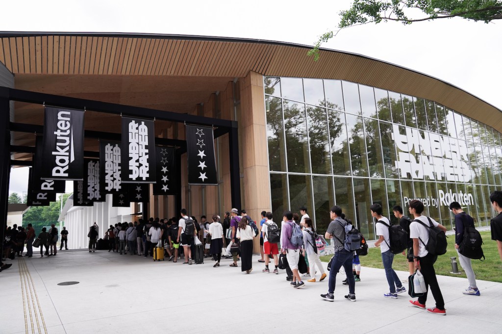 Stephen Curry ignites Japan's future basketball stars at the Tokyo Tour