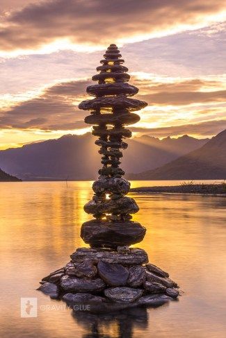 The Art of Stone Balancing: Behold the Enchanting Creations of Tamas Kanya in Hungary, a Stunning Showcase of Creativity and Skill That Will Leave You Spellbound