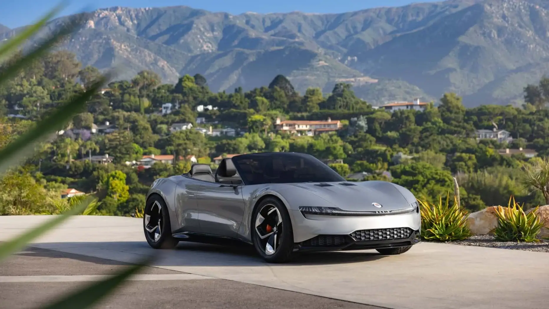 Details of the Fisker Ronin tourist convertible supercar: "weird" like the Mazda RX-8, as luxurious as the Mercedes S-Class Maybach convertible - VGO News