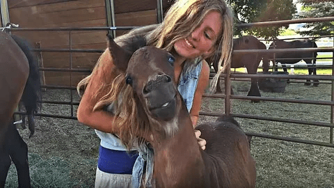 Baby horse has the best smile, and it can't stop smiling