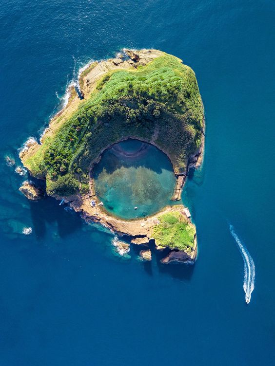 Islands of Emerald Splendor: Discovering Green Havens' Stunning Beauty - Mnews