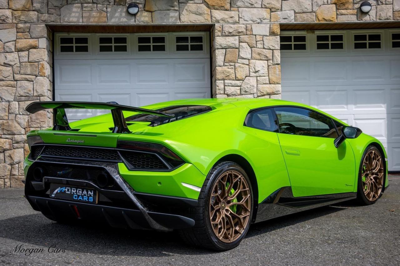 Raw Power Personified: Meet the Lamborghini Huracan Performante LP640-4 - VGO News