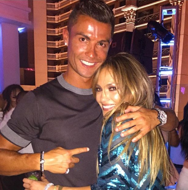 The relationship between Cristiano Ronaldo and Jennifer Lopez is so passionate that Ronaldo's female fans are jealous.kat - Life Begin