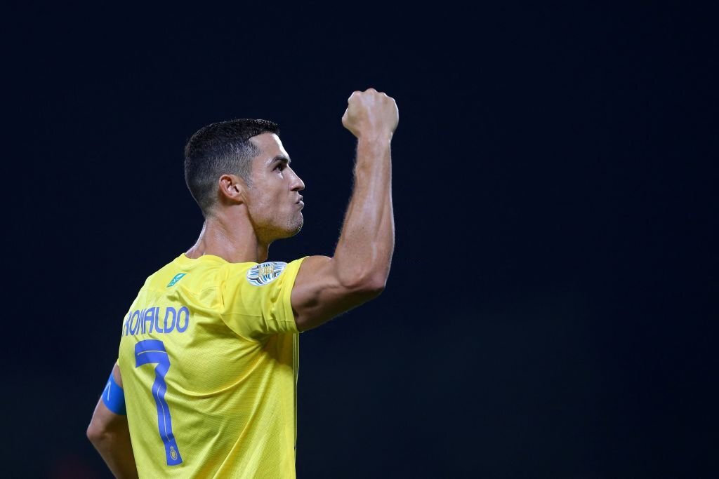 'The dedication at the age of 38 is unbelievable' - Al Nassr club staff suddenly checked the cam and discovered that Ronaldo was training alone in the gym after the match ended