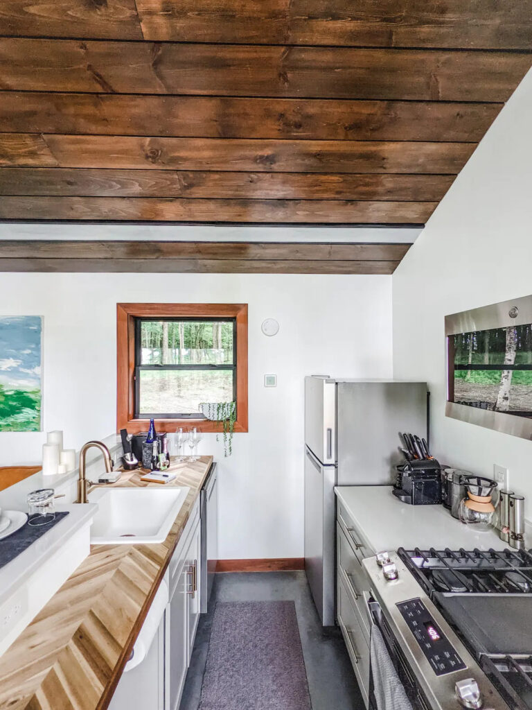 Stunning Hickory Look Tiny House with Exquisite Design - Olym News