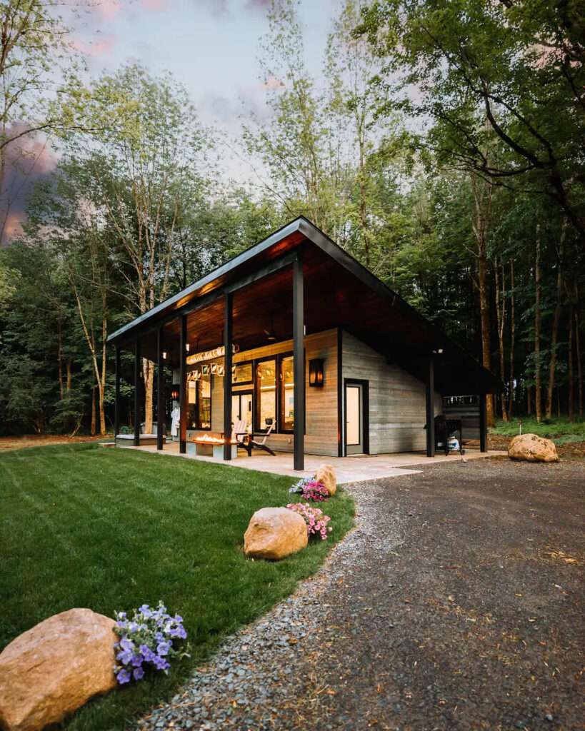 Stunning Hickory Look Tiny House with Exquisite Design - Olym News