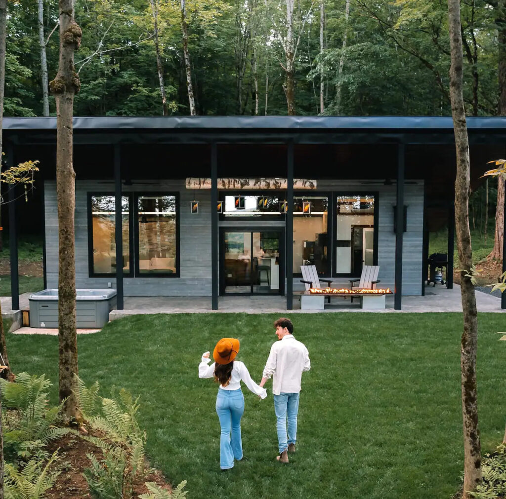 Stunning Hickory Look Tiny House with Exquisite Design - Olym News