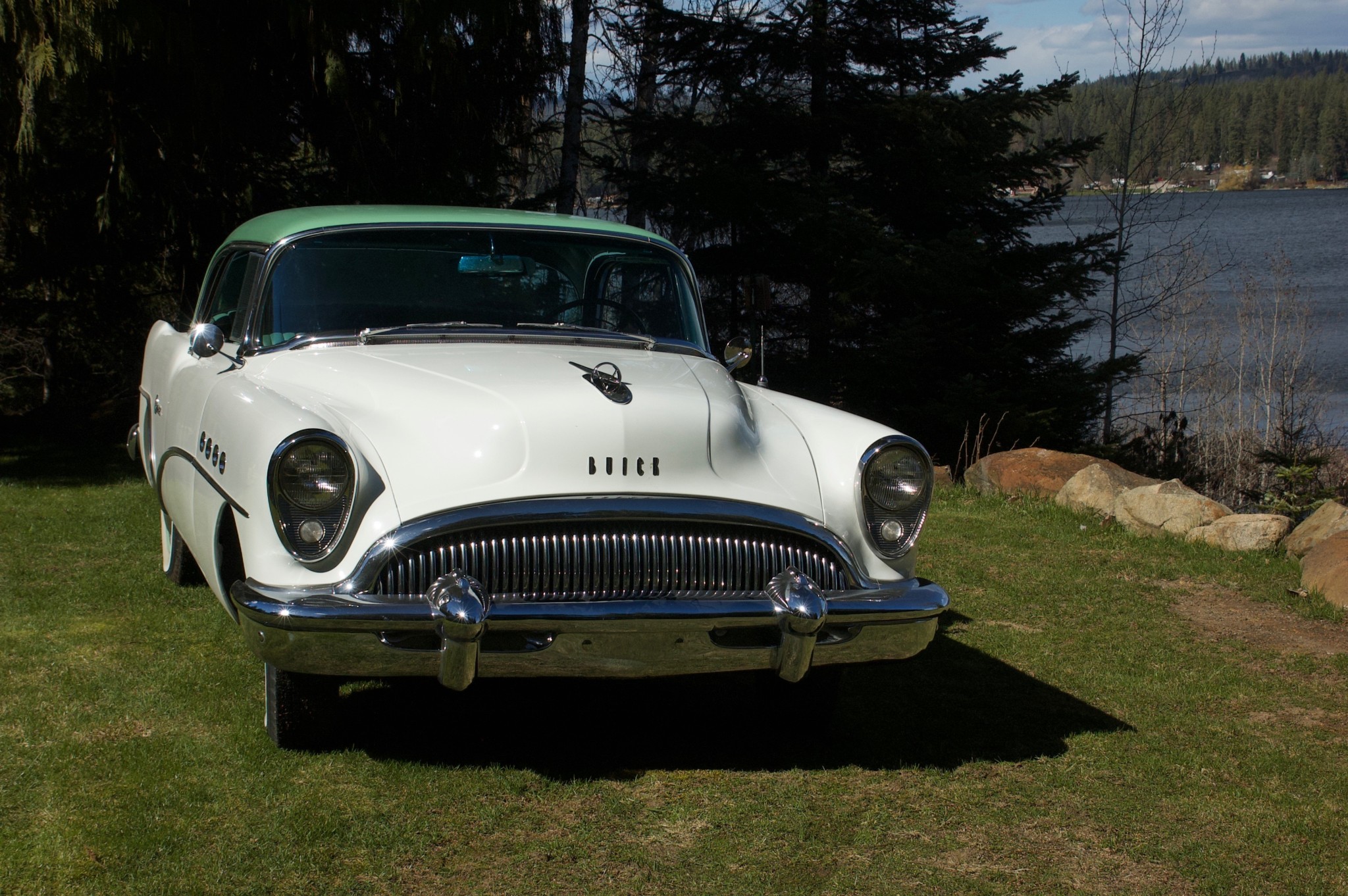 Timeless Elegance: The 1954 Buick Roadmaster Riviera 2-Door Hardtop