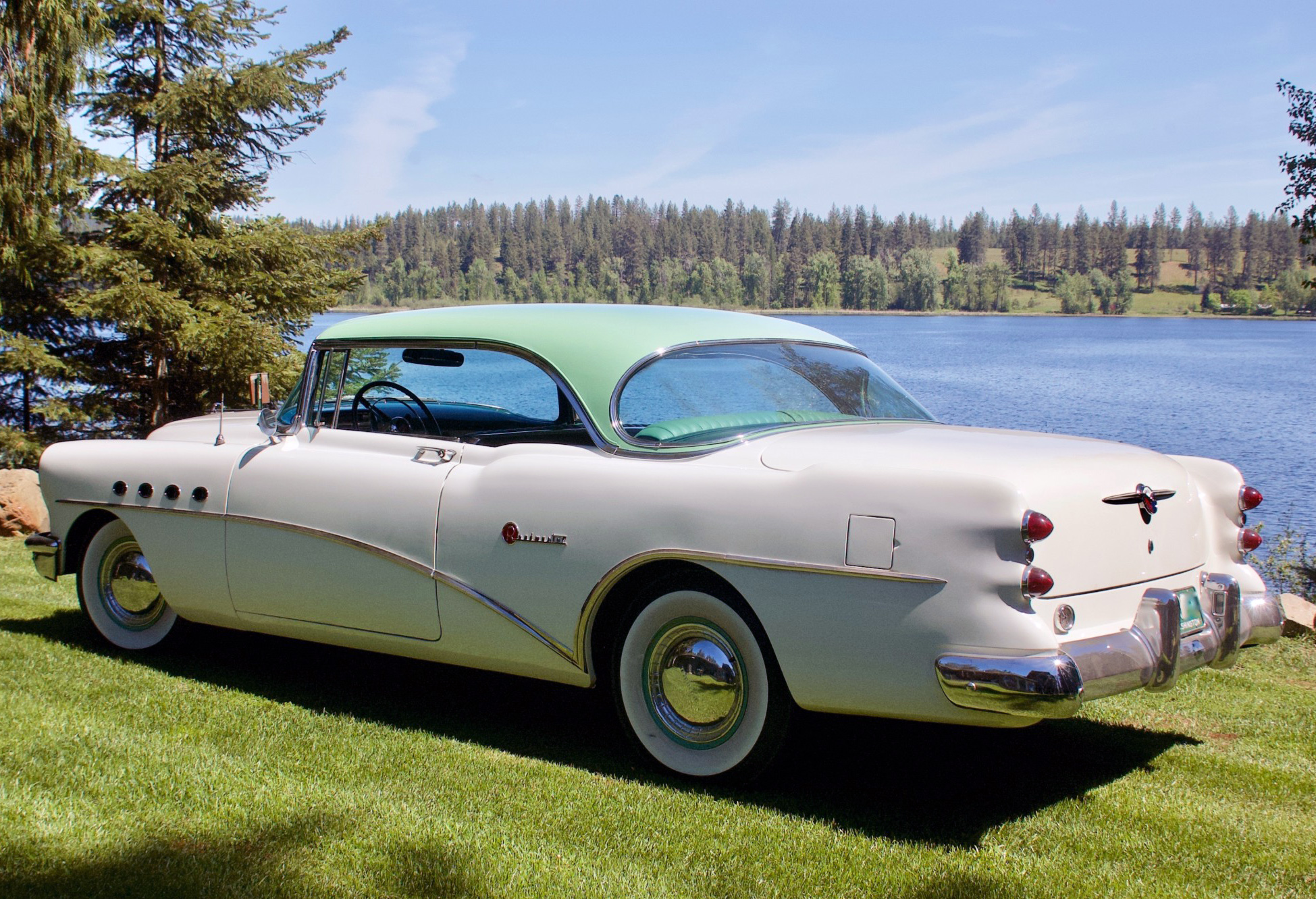 Timeless Elegance: The 1954 Buick Roadmaster Riviera 2-Door Hardtop