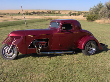 A 1933 Chevy Coupe Trike Thing With a 700hp Engine - Breaking International