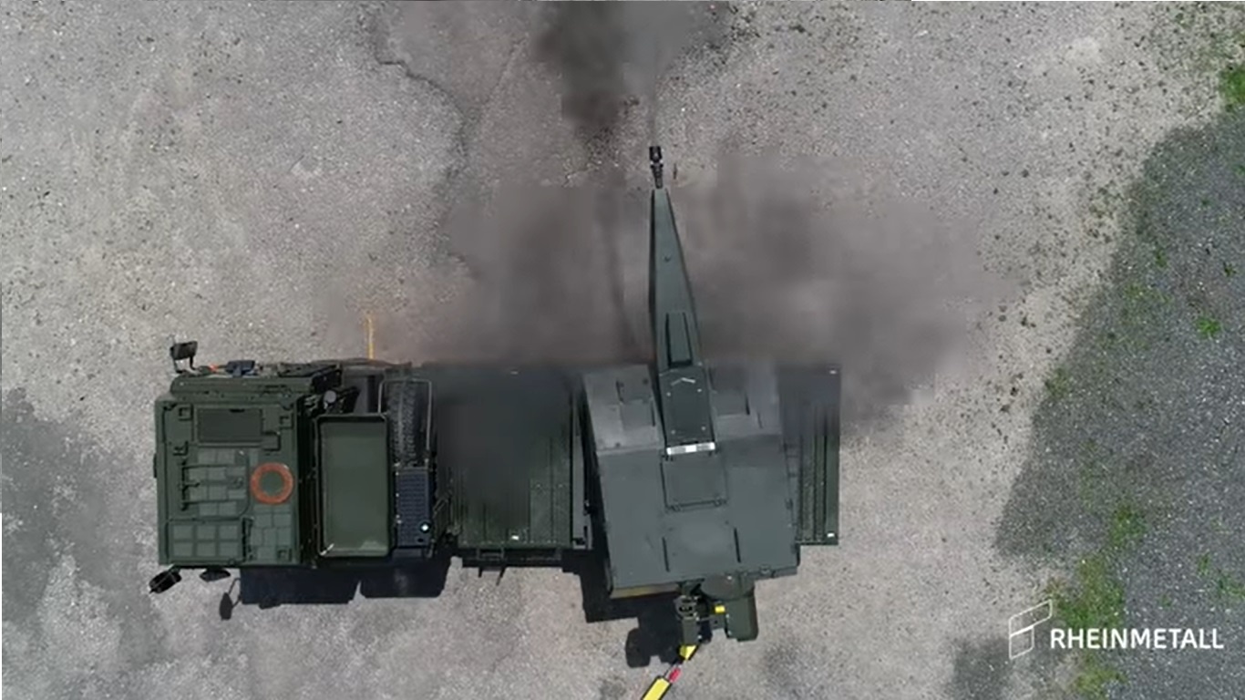 Strengthening Ukraine's Defense: Rheinmetall's Two Skynex Air Defense Systems Set to Arrive by End of 2023!