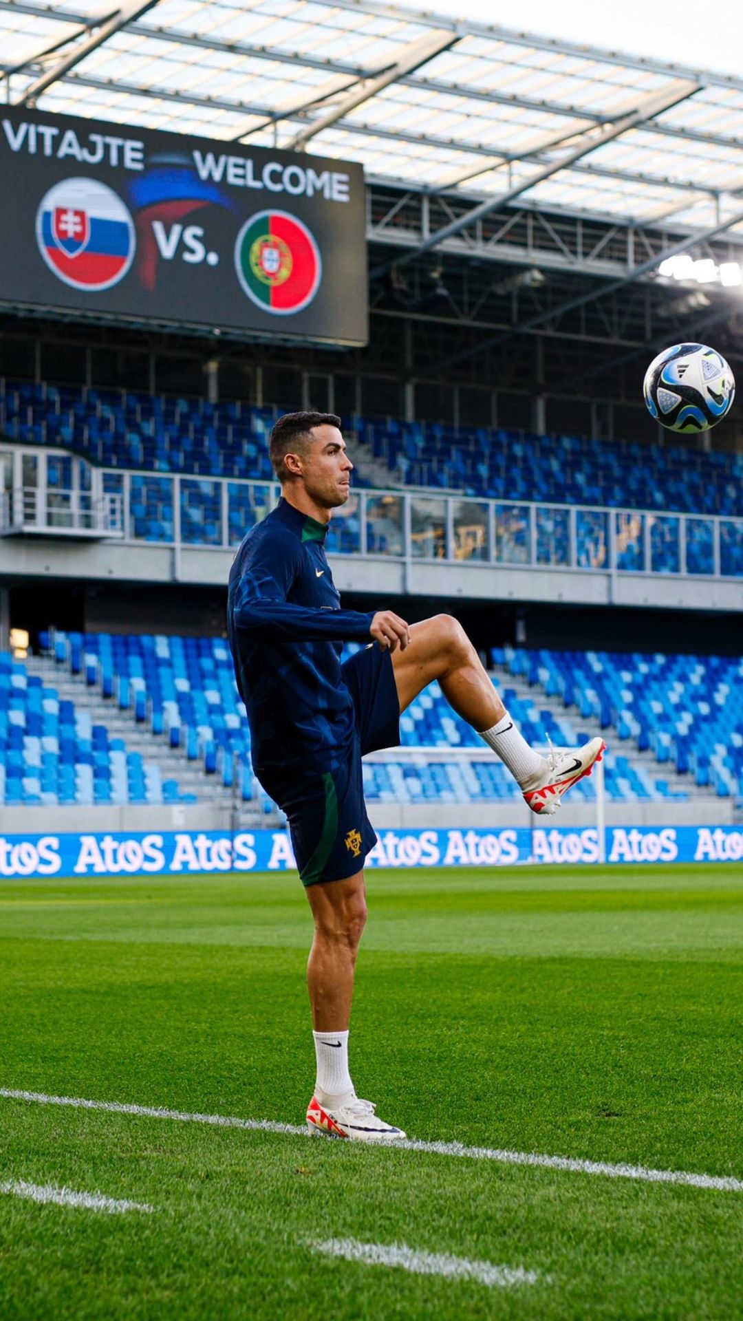 PHOTO GALLERY: Cristiano Ronaldo happily enjoys the final training session of the Portuguese national team before the match against Slovakia in the EURO 2023 Qualifiers