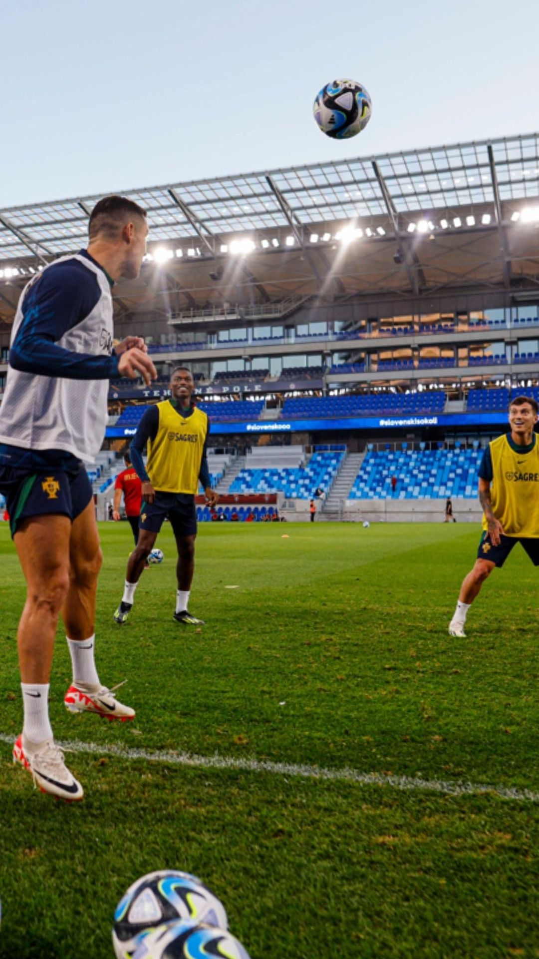 PHOTO GALLERY: Cristiano Ronaldo happily enjoys the final training session of the Portuguese national team before the match against Slovakia in the EURO 2023 Qualifiers