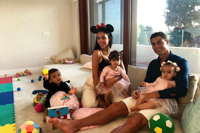 Teo Cristiano Ronaldo's Heartwarming Encounters with Children Melt My Heart - LifeAnimal