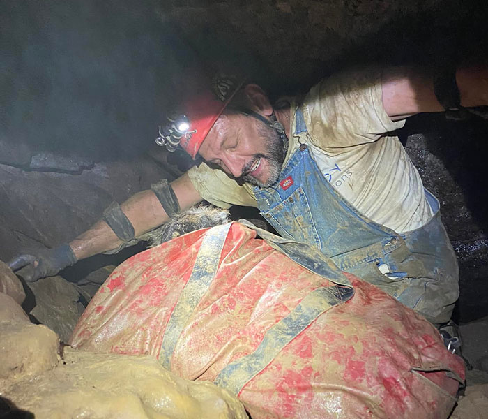 Missouri spelunkers RESCUE missing dog trapped in caves 500ft under the ground after 2 months