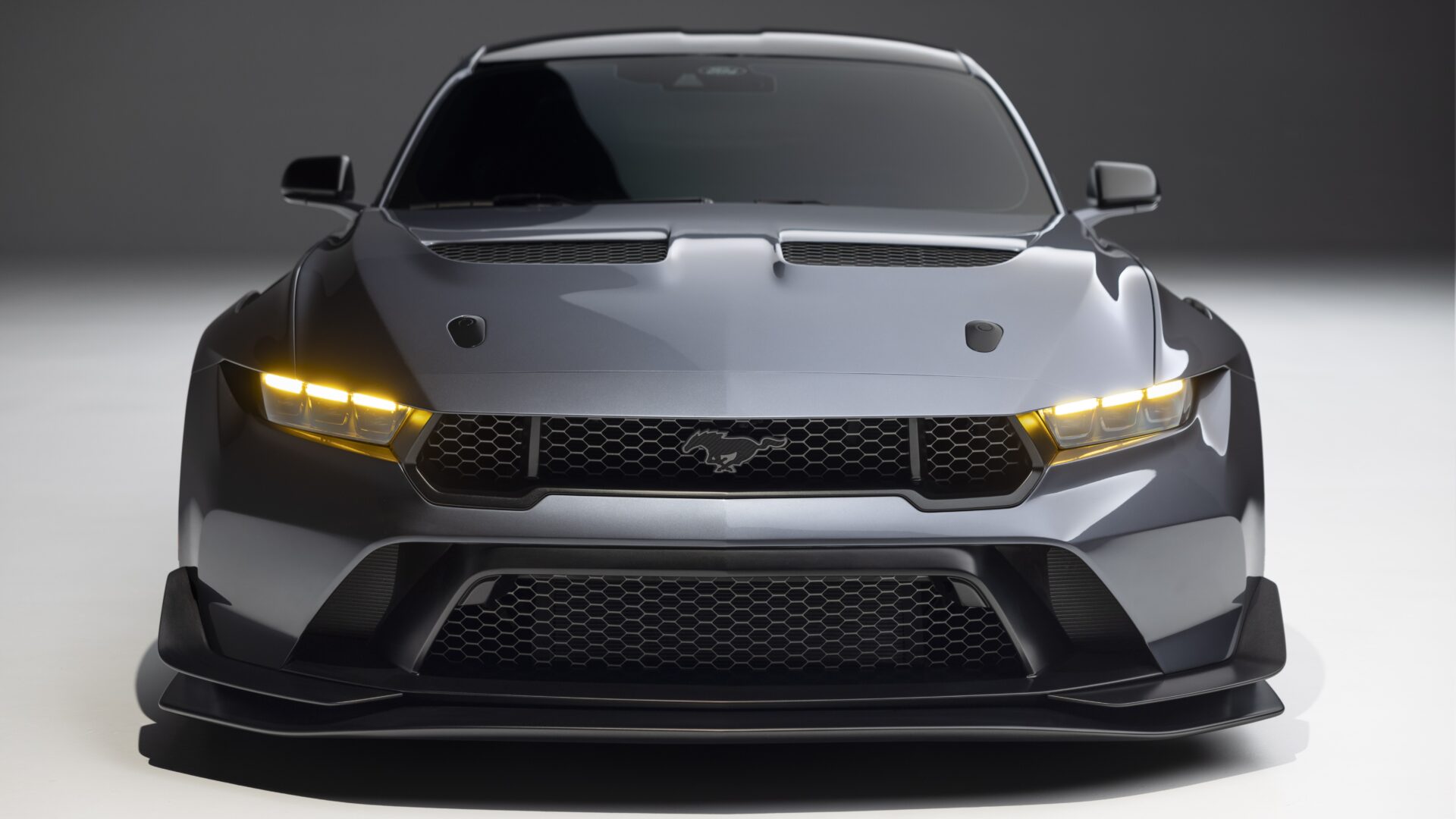 Supercar 2025 Ford Mustang GTD borrows technologies from the Mustang GT3 race car with 800 hp+ and chasing a sub-7 minute ring time