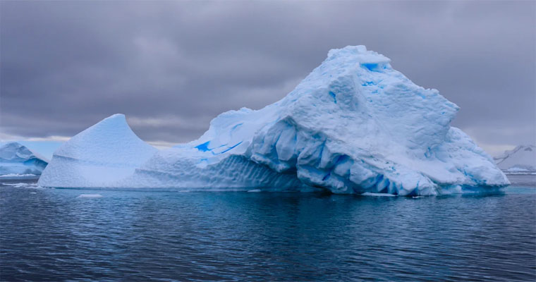 The bottom of an iceberg has beautiful colors, where is the origin - Nano Machine News