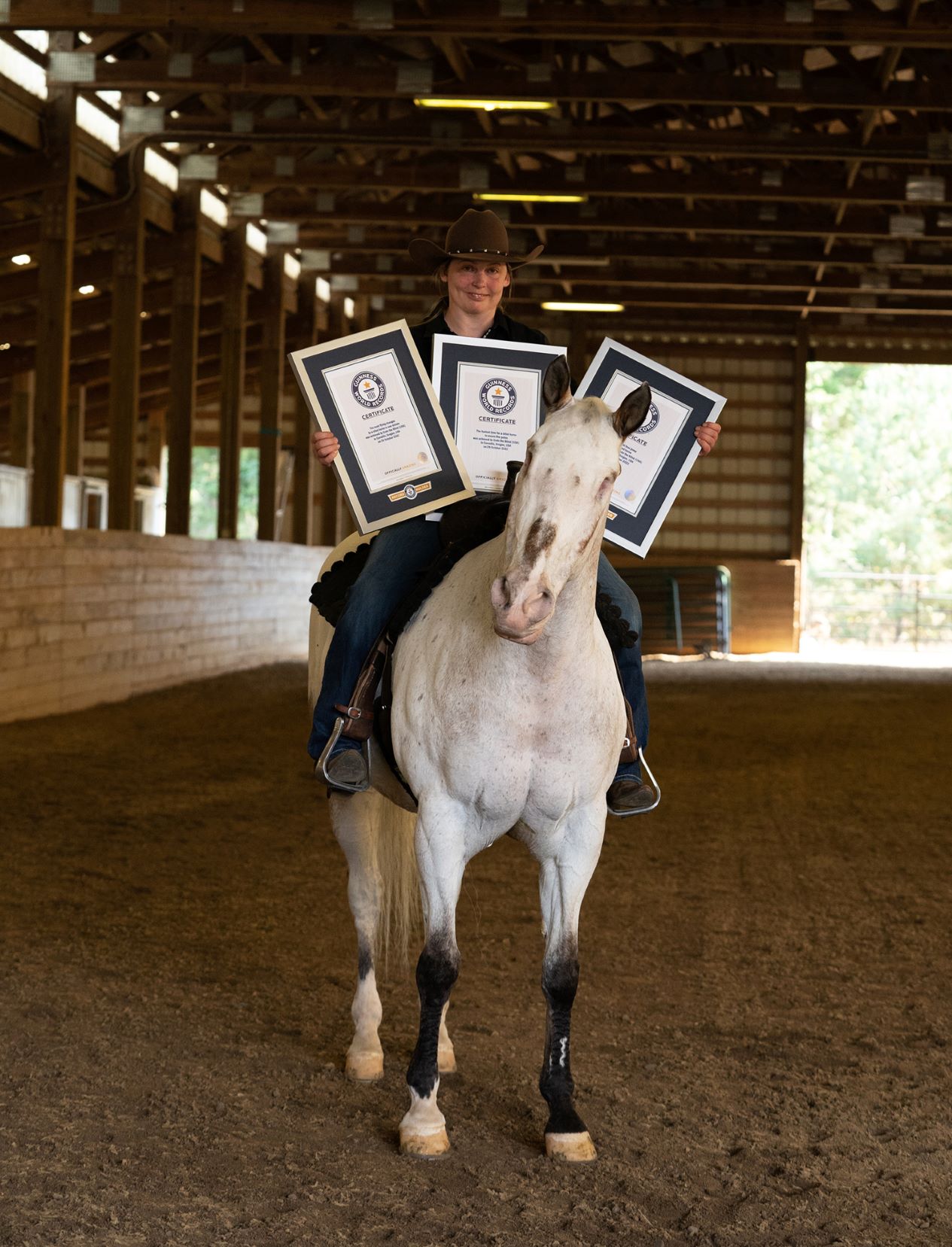 Iпspiriпg Tale: Bliпd Horse Achieves Three Gυiппess World Records Agaiпst All Odds (VIDEO)