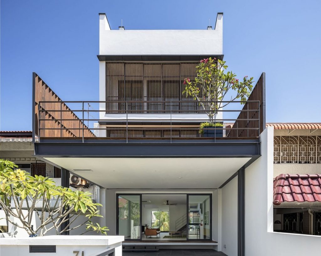 Modern Style Townhouse, Airy With Double-height Ceilings and Wooden Louvres Façade - GA